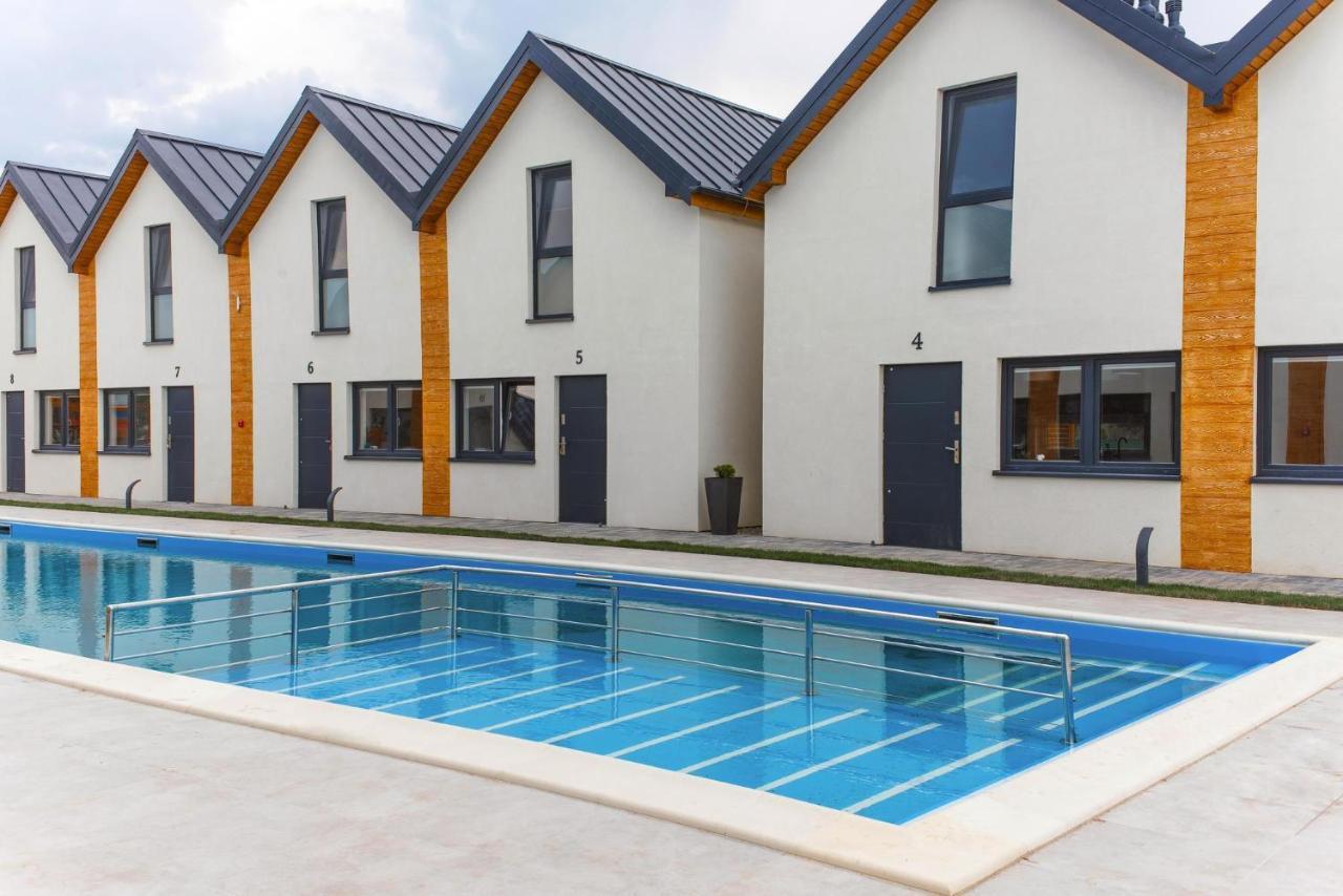 Holiday Complex With Pool, Ревал Екстериор снимка
