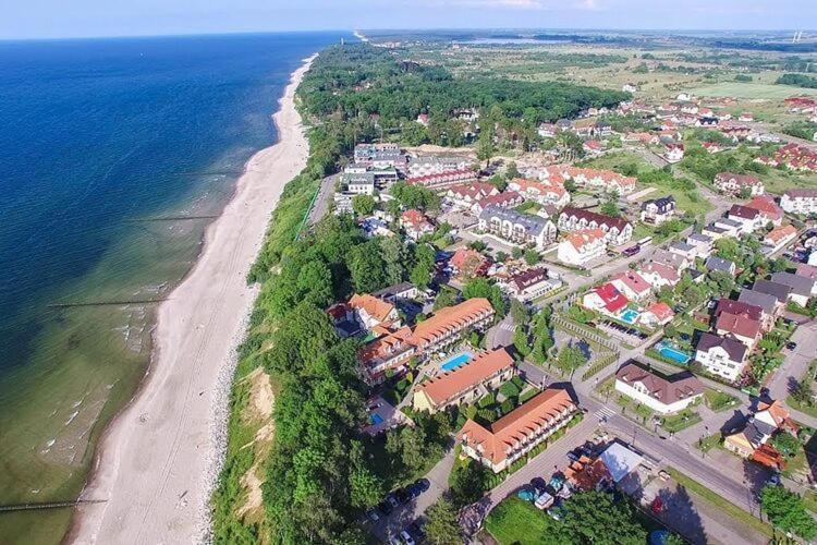 Holiday Complex With Pool, Ревал Екстериор снимка